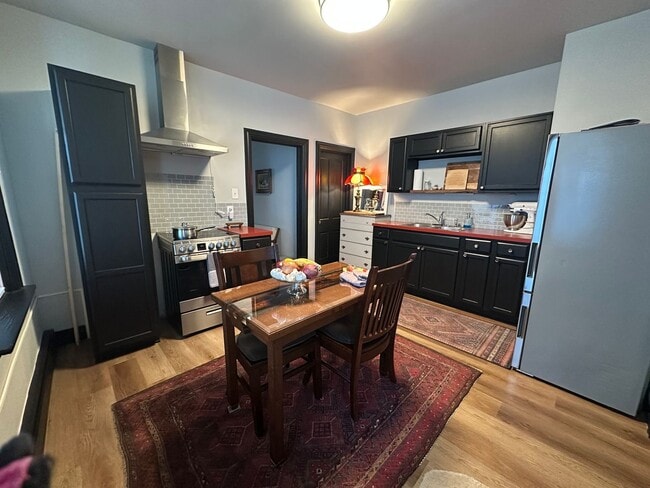 Photo - Lebanon City 3 bed- small dog allowed