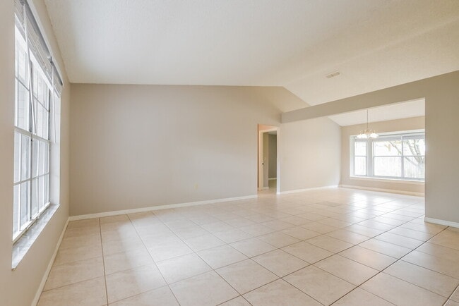 Photo - 1999 Excalibur Dr