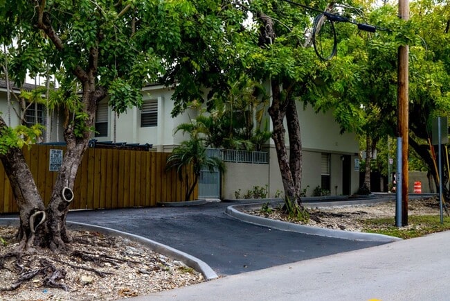 Photo - Hideaway in the Grove