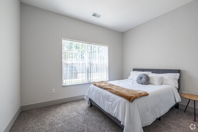 2BR, 2BA - 1,087SF - The Shoreline - Second Bedroom