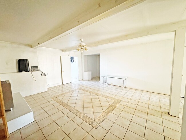 Photo - 504 E Ave East