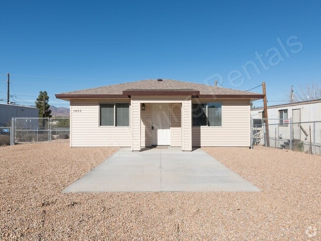 Building Photo - CUTE 1 BEDROOM HOME