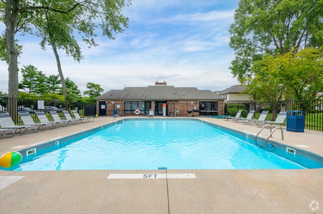 Piscina - The Reserve at Franklin Glenn I LP