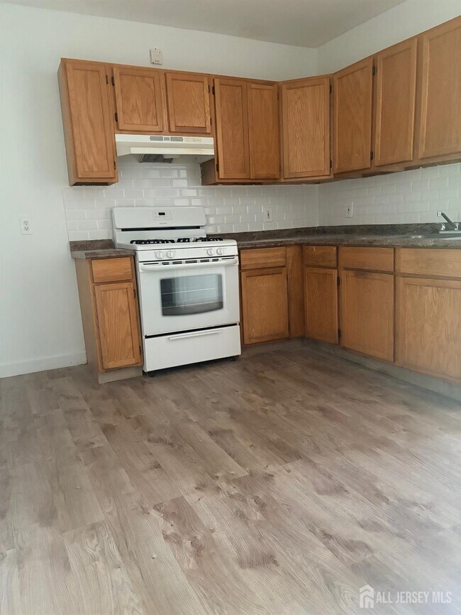 661 Catherine St Unit 2A