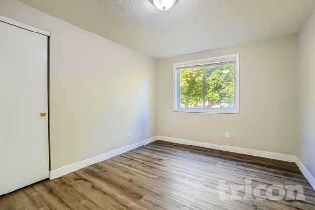 Photo - 803 NW 20th Cir