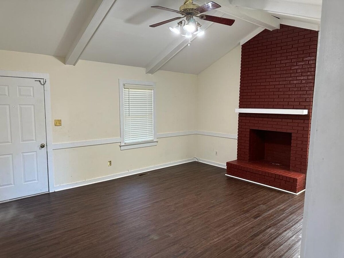 Photo - 1112 Strawbush Rd