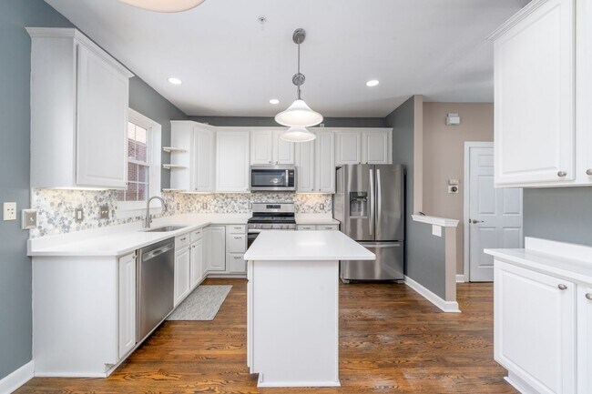 Photo - 3212 Toone St