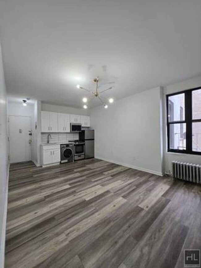 East 35th Street - East 35th Street Apartment