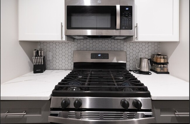 Photo - 1661-1663 Washington St. Unit 102 Unidad 102