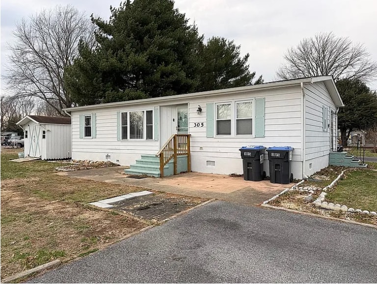 Photo - 305 Jean Bradley Cir