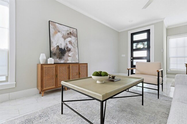 Building Photo - 514 E 29th St