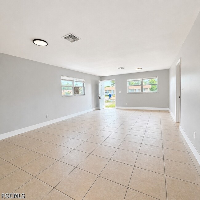 Photo - 1572 Cypress Dr