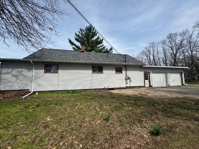 Photo - 925 W Buffalo St