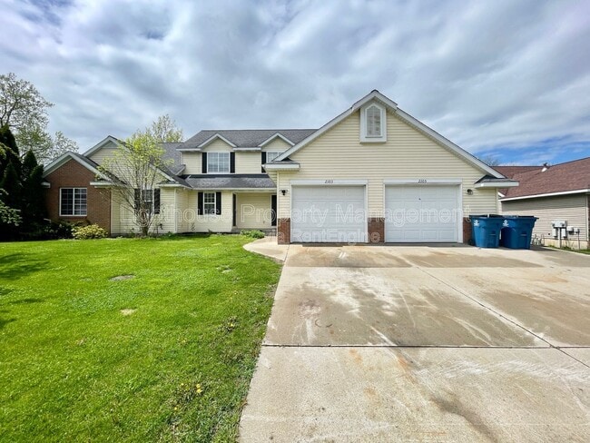 Photo - 2103 Kinnrow Ave NW
