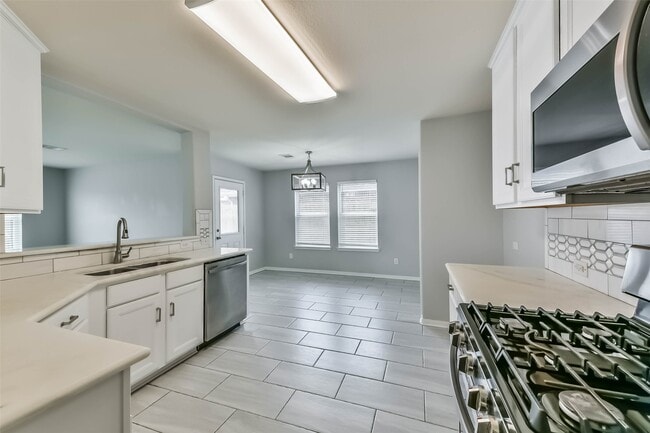 Building Photo - 1217 Quarterhorse Dr