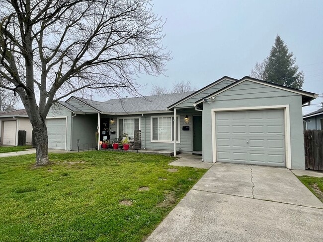 Building Photo - 1710-1712 Madrone Avenue Unit 1710