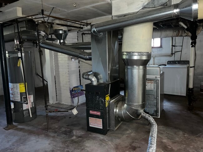 Photo - 835 Easton St