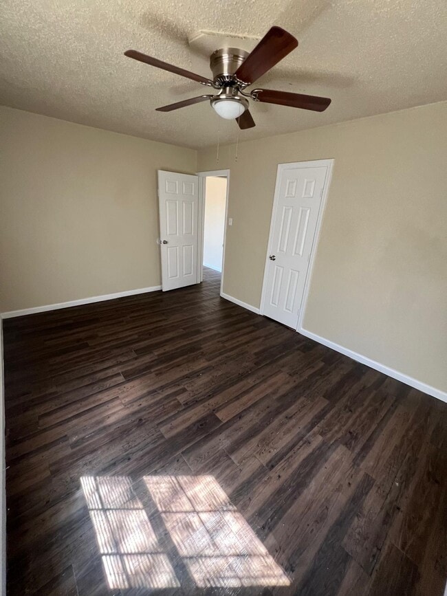 Photo - 2804 Cornell St