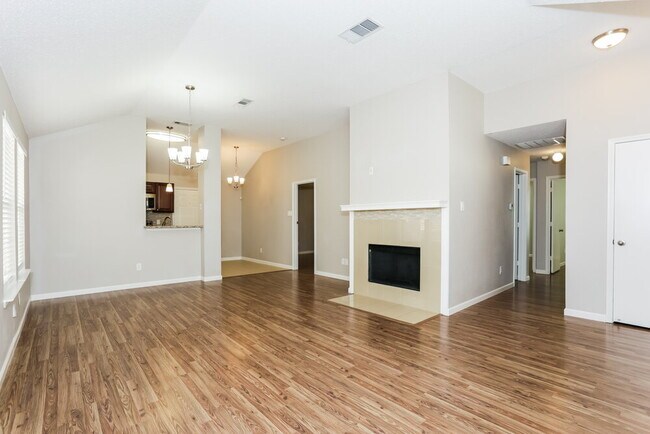 Photo - 327 Tioga Dr