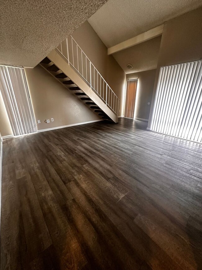 Photo - 5001 Belle Ter