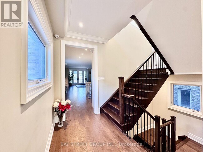 Photo - 1033 Shaw Dr