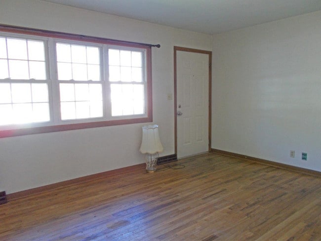 Front Room - 4020 N Pine St