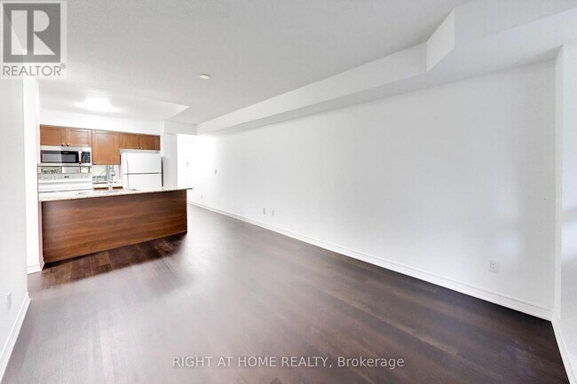 Photo - 761 Bay St. Unit 313