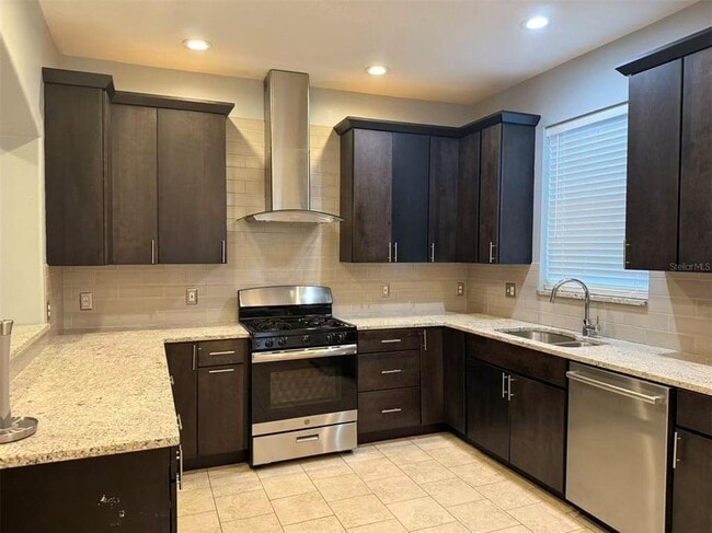 Photo - 1408 Sunningdale Way