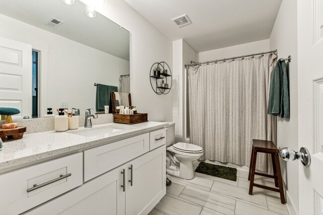 Photo - 420 Creative Way