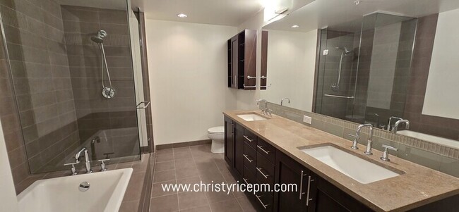 Photo - 10650 NE 9th Pl Unit #1820