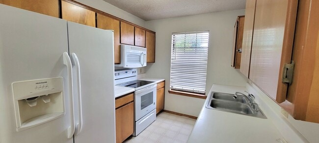 Photo - BRICK HOME NEAR HOSPTIAL AND CANNON ACCESS