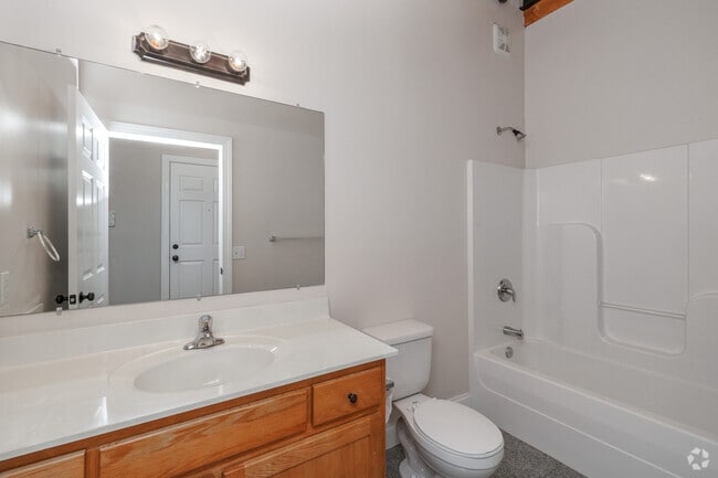 2BR, 2BA - 1,100SF - Second Bathroom