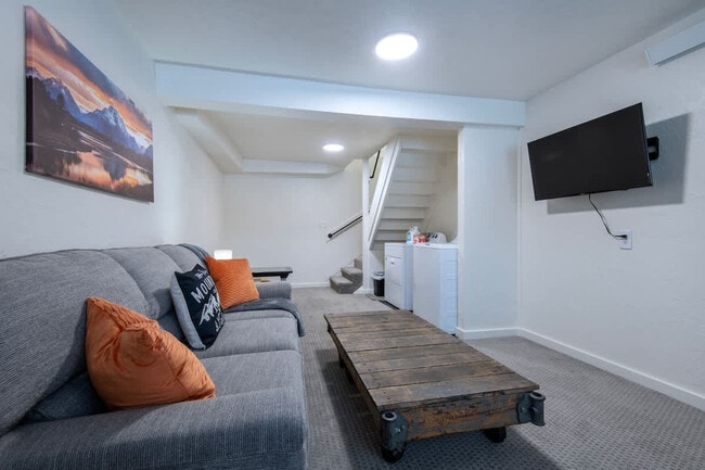 Building Photo - 1864 Pioneer Trail Unit ID1310735P Rental