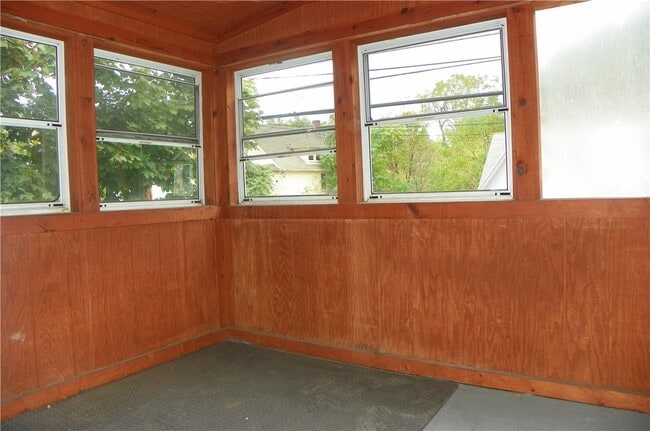 Building Photo - 575 Ridge Rd Rental