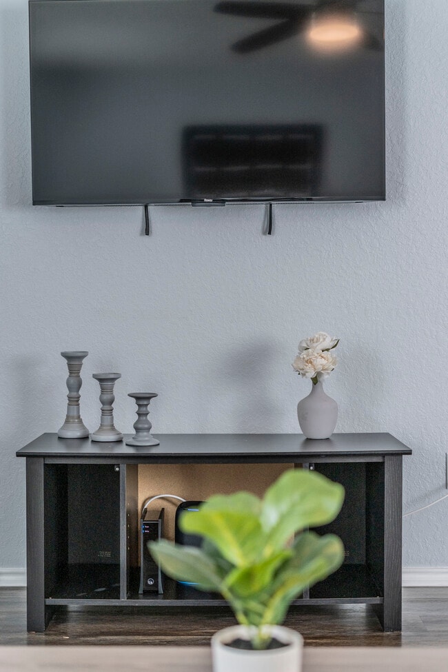 Photo - 2422 Key Hole Vw