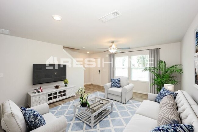 Photo - 1028 Bluecoat Cir