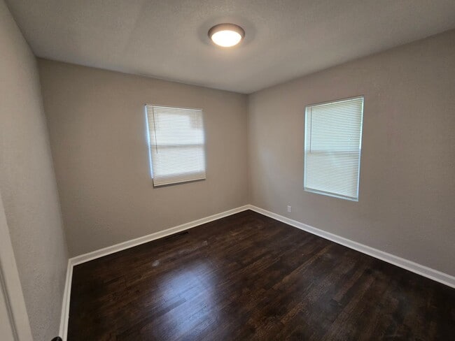 Photo - Charming 4 bed 1.5 bath