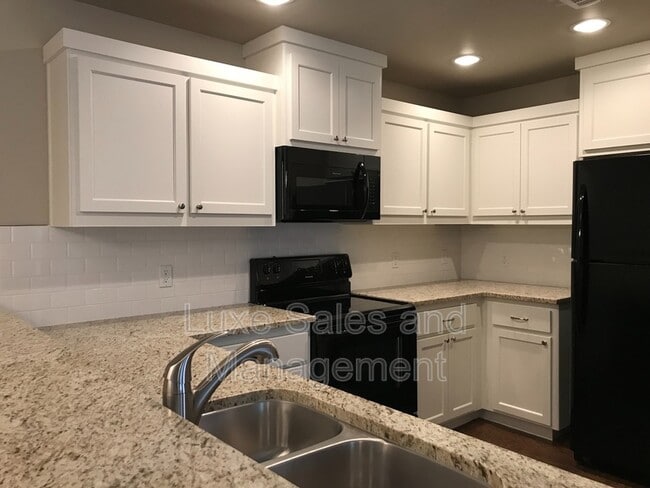 Photo - 1421 MacAlpine St