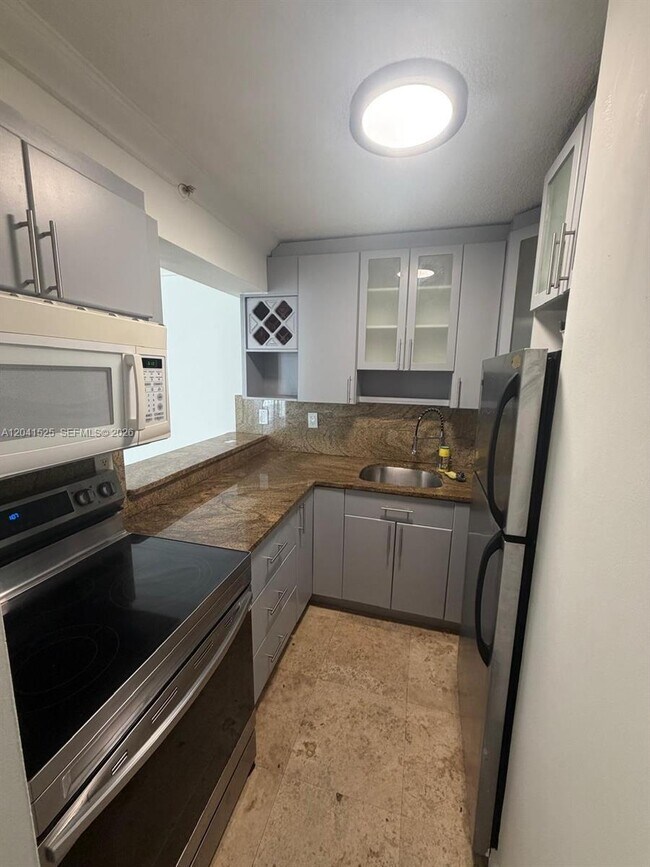 Photo - 126 SW 17th Rd Unit 301