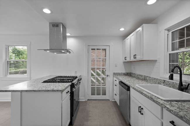 Photo - 1454 Elizabeth Blvd