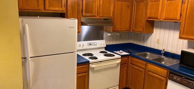 Photo - Beach Access, Bike Rides, Coastal Comfort.