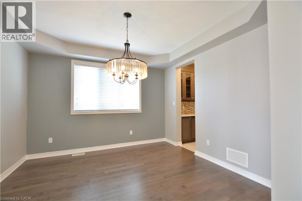 Photo - 270 Moorland Crescent