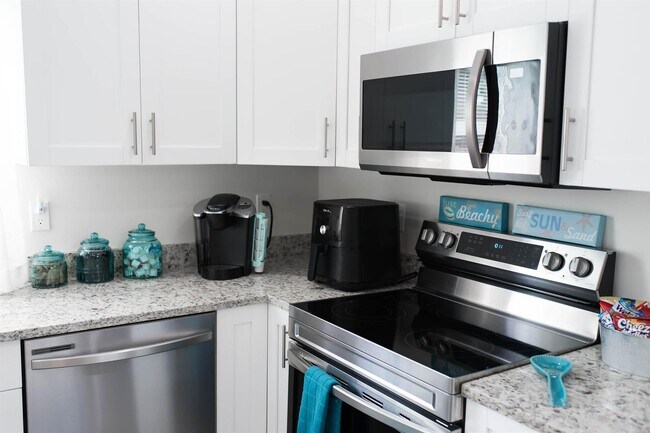 Photo - 2682 Nokomis Ave