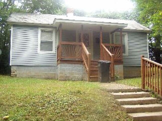 Building Photo - One Level House off Campbell Avenue
