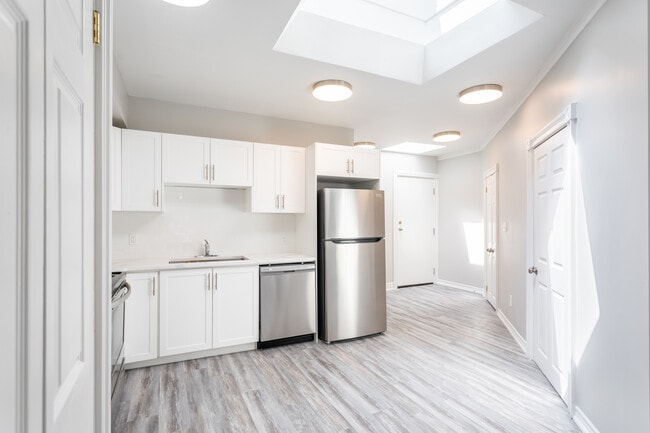 Photo - Spacious and Trendy 2 bedroom Rental Unité 2