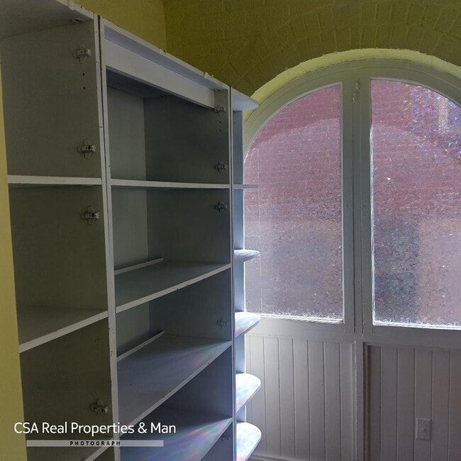 Photo - 1691 Beecher St SW