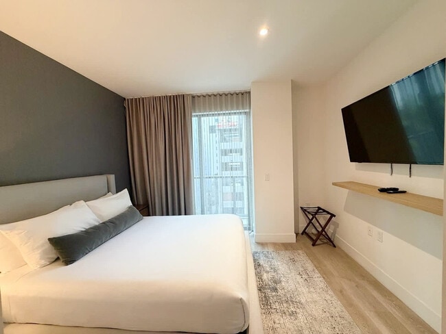 Photo - 239 SW 9th St Unit SI FL4-ID1520194P