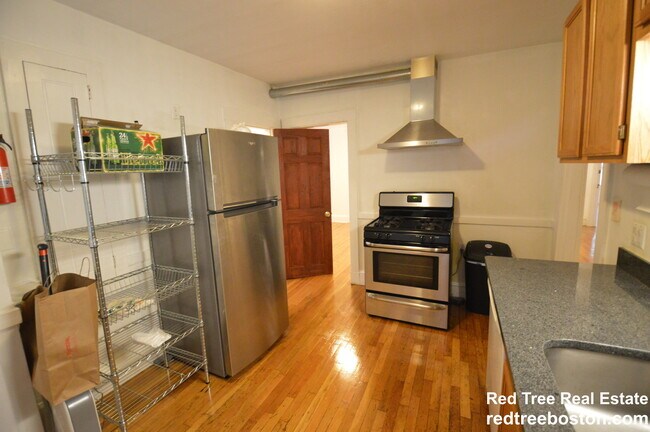 Photo - 25 Colborne Rd Apartments Unit 1