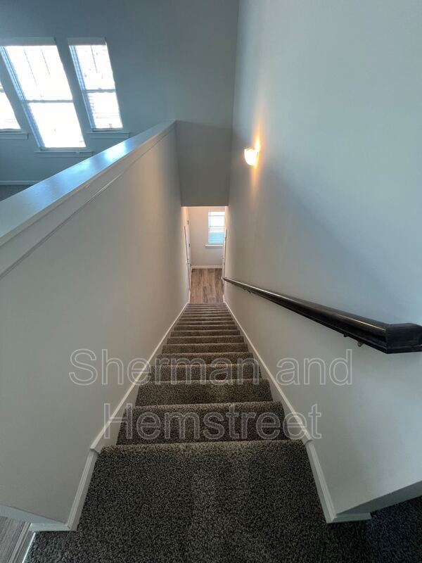 Photo - 2046 Lotus Dr