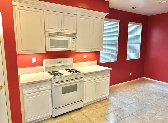 Photo - 18468 Hillview Ln